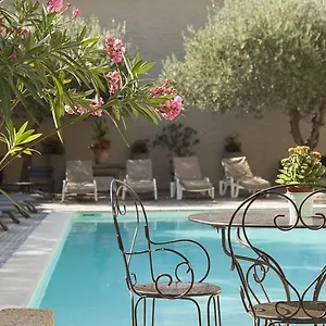 *** Hotel Logis Les Magnanarelles France